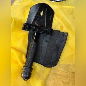 Survival/Camping Multitool Shovel